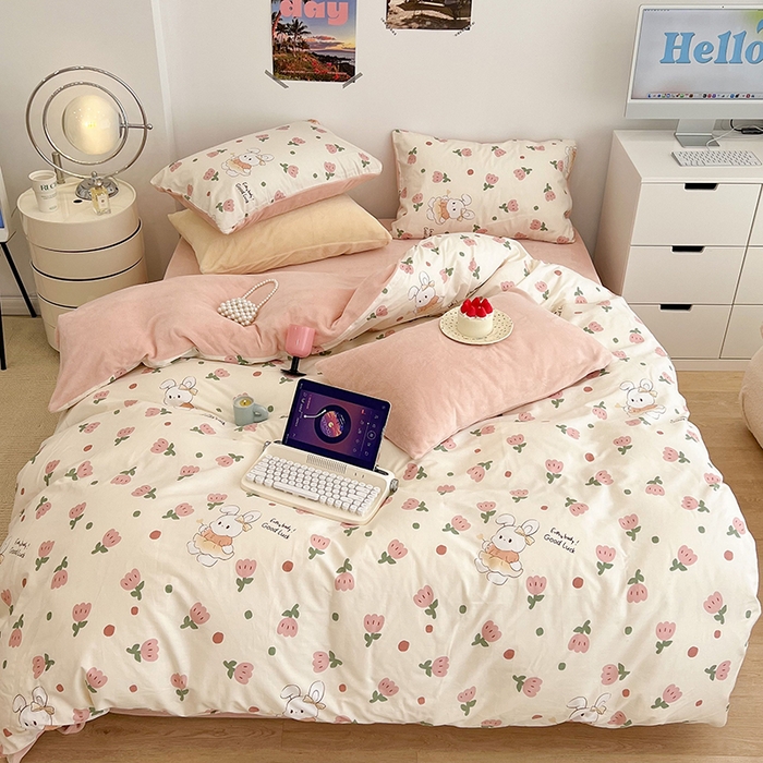 91家纺网 家纺一手货源 找家纺 昔可家纺 2024新款秋冬新款棉加牛奶绒四件套 粉郁金兔