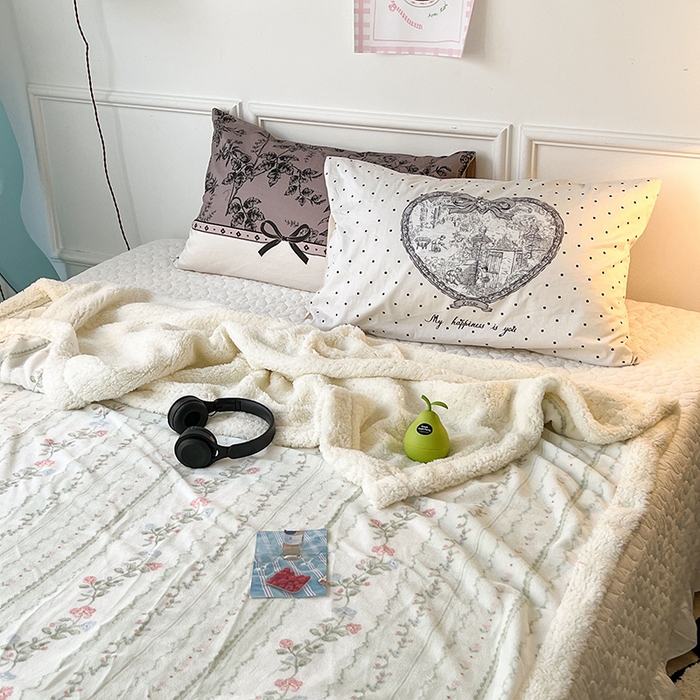 91家纺网 家纺一手货源 找家纺 昔可家纺 2024新款羊羔绒牛奶绒毛毯系列（三）-场景二-复古花卉系列 琉璃花语