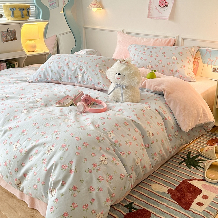 91家纺网 家纺一手货源 找家纺 昔可家纺 2024新款秋冬新款棉加牛奶绒四件套 花花小奶狗