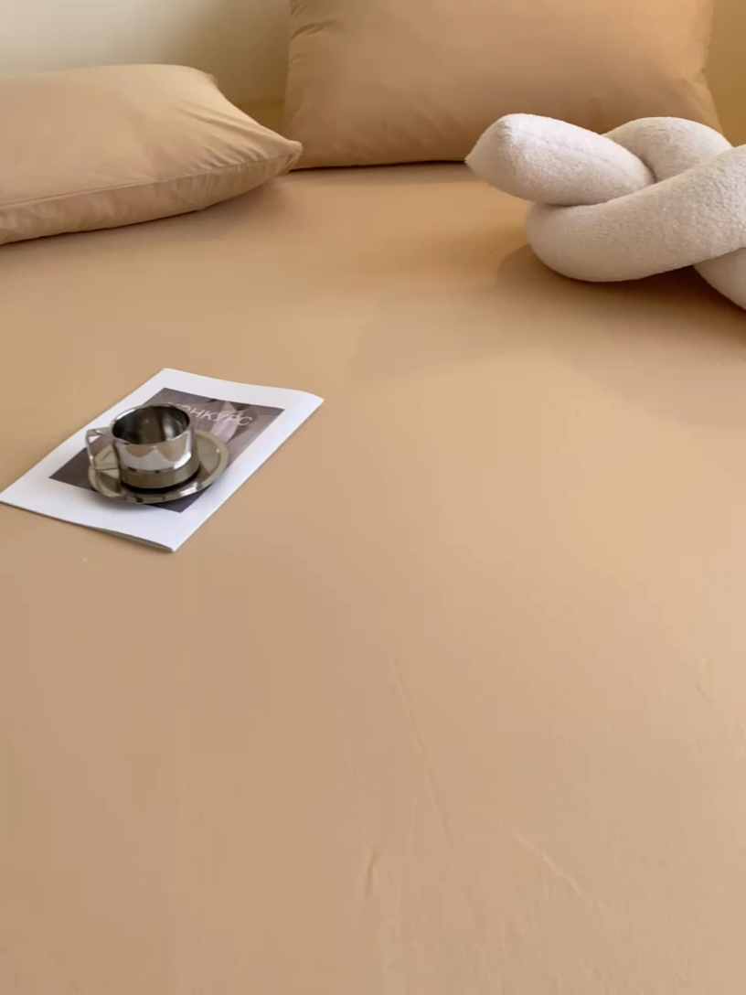 91家纺网 家纺一手货源 找家纺 眠帛家居 2024新款A类亲肤水洗棉纯色单品床笠三件套 奶茶