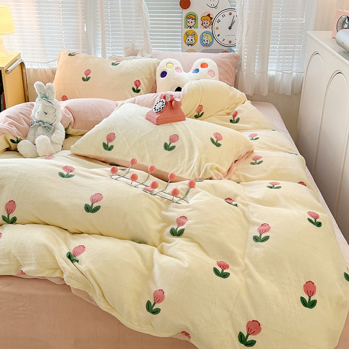 91家纺网 家纺一手货源 找家纺 昔可家纺 2024新款印花牛奶绒四件套系列-2023年热款系列 粉嫩小郁金