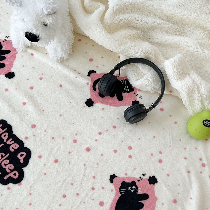 91家纺网 家纺一手货源 找家纺 昔可家纺 2024新款羊羔绒牛奶绒毛毯系列（三）-场景二-卡通系列 晚安猫猫