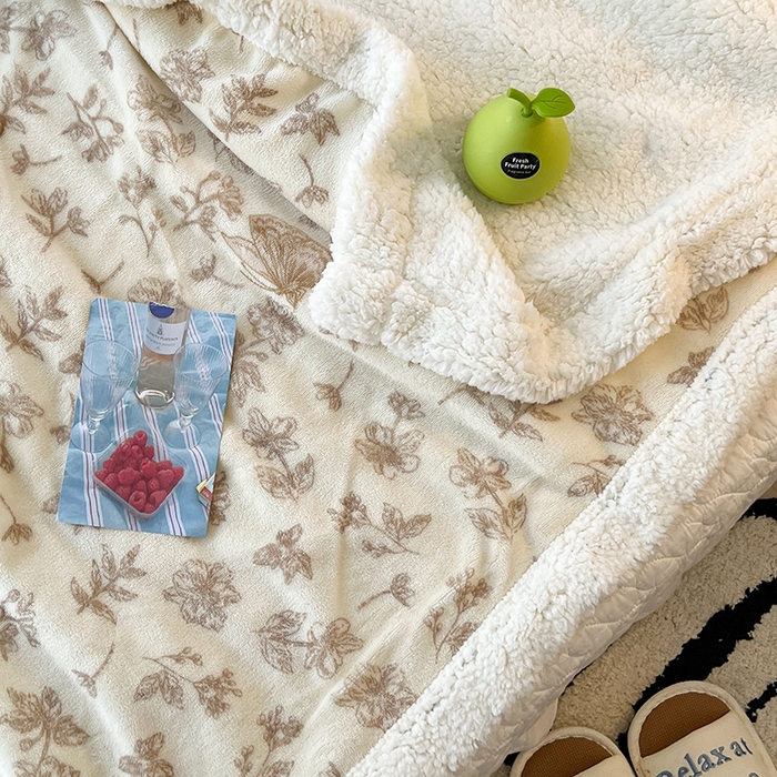 91家纺网 家纺一手货源 找家纺 昔可家纺 2024新款羊羔绒牛奶绒毛毯系列（三）-场景二-复古花卉系列 复古蝴蝶