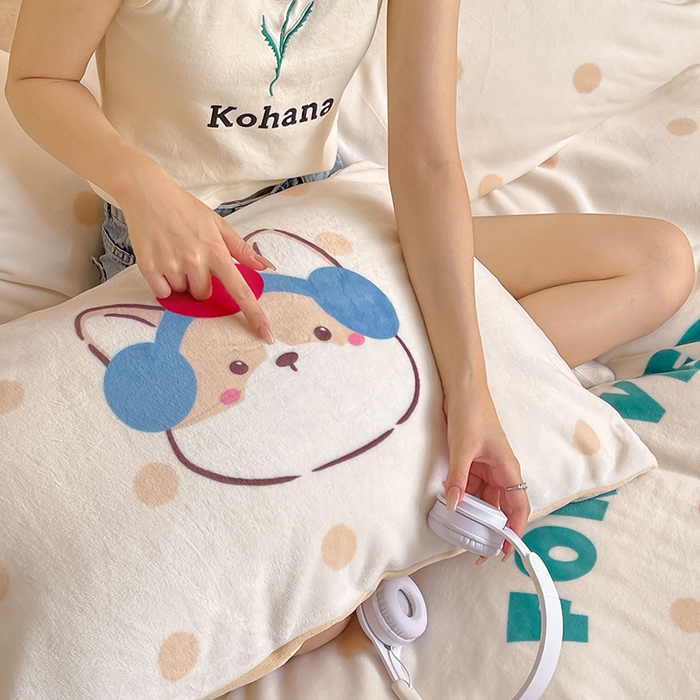 91家纺网 家纺一手货源 找家纺 昔可家纺 2024新款大版数码印花设计师牛奶绒四件套 小伙伴