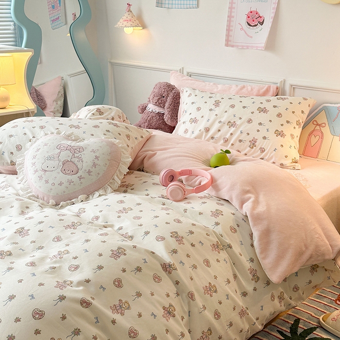 91家纺网 家纺一手货源 找家纺 昔可家纺 2024新款秋冬新款棉加牛奶绒四件套 萝莉小粉熊