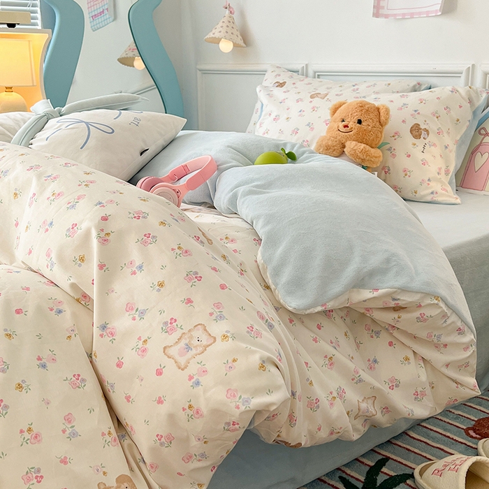 91家纺网 家纺一手货源 找家纺 昔可家纺 2024新款秋冬新款棉加牛奶绒四件套 碎花小狗