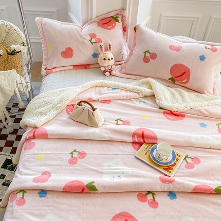 91家纺网 家纺一手货源 找家纺 （总）花伞家居 2024直播新款牛奶绒羊羔绒多功能复合拉链被套款毛毯