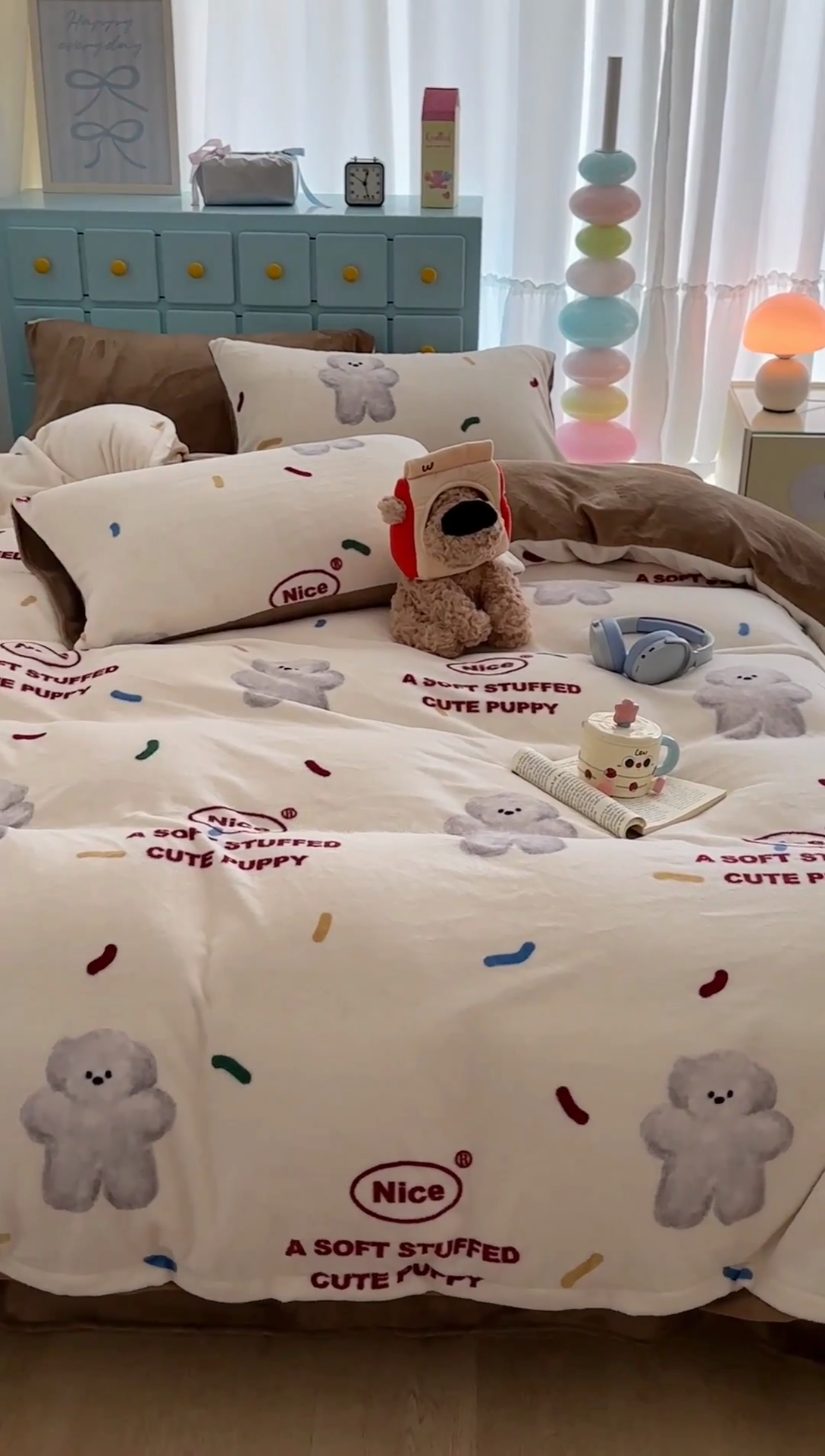 91家纺网 家纺一手货源 找家纺 昔可家纺 2024新款印花牛奶绒四件套系列-卡通系列 朱古力小灰熊