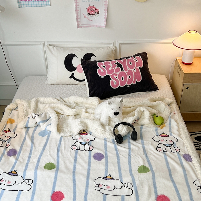 91家纺网 家纺一手货源 找家纺 昔可家纺 2024新款羊羔绒牛奶绒毛毯系列（三）-场景二-卡通系列 蓝波纹奶狗