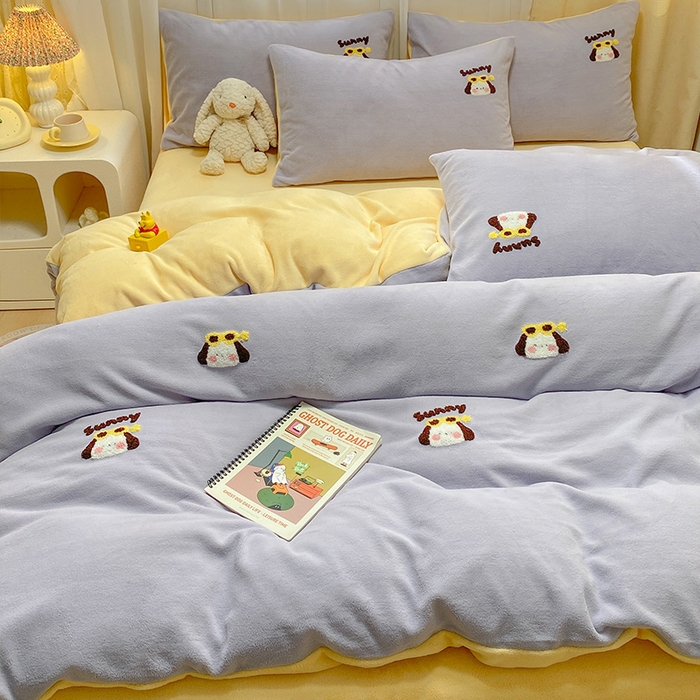 91家纺网 家纺一手货源 找家纺 眠帛家居 2024新款高克重双拼牛奶绒毛巾绣四件套 萌宠