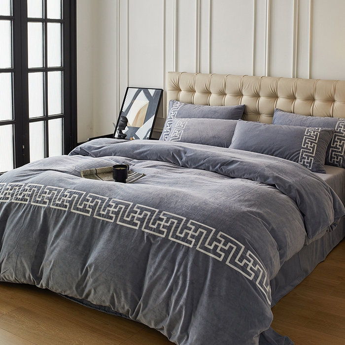 91家纺网 家纺一手货源 找家纺 安莱生活 2024新款高克重牛奶绒锦丝绒美式毛巾绣巴洛克四件套 巴洛克-灰