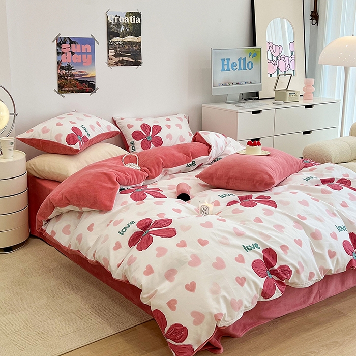 91家纺网 家纺一手货源 找家纺 昔可家纺 2024新款秋冬新款棉加牛奶绒四件套 花枝俏漫