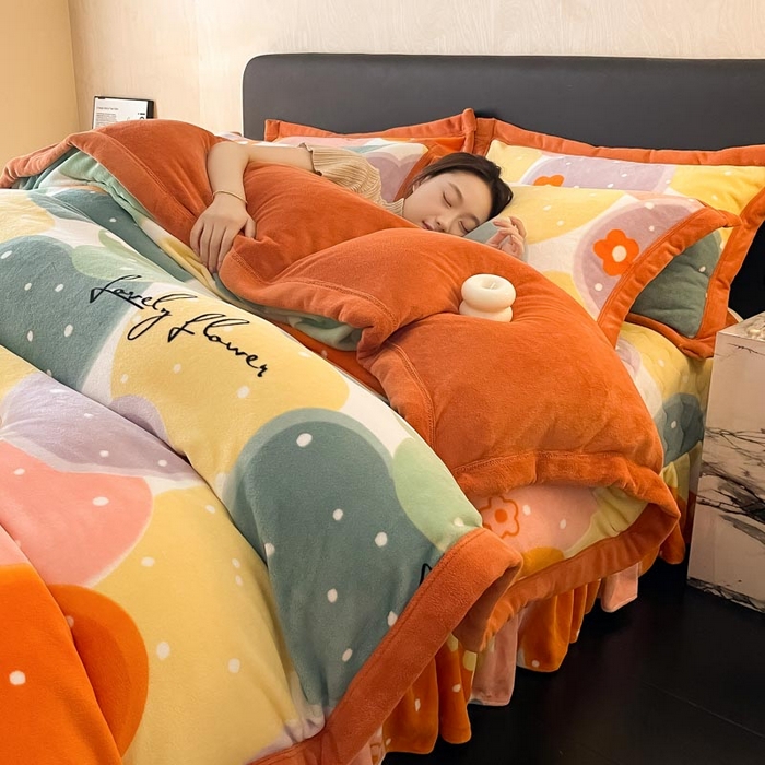 91家纺网 家纺一手货源 找家纺 茉保家纺 2024新款包边款印花牛奶绒床盖四件套 爱心满满