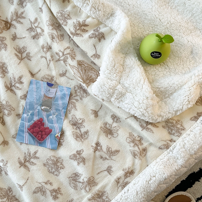 91家纺网 家纺一手货源 找家纺 昔可家纺 2024新款羊羔绒牛奶绒毛毯系列（三）-场景二-复古花卉系列 复古蝴蝶