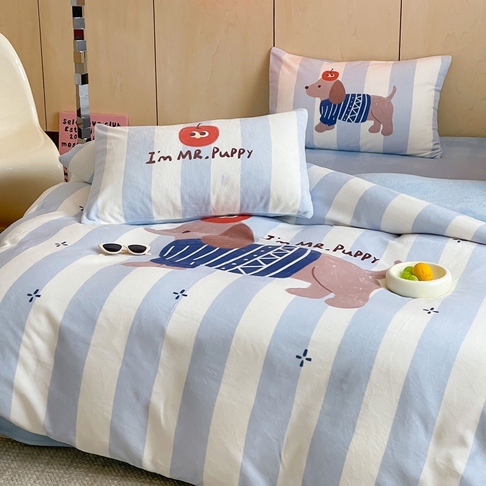 91家纺网 家纺一手货源 找家纺 昔可家纺 2024新款大版数码印花设计师牛奶绒四件套 苹果狗先森