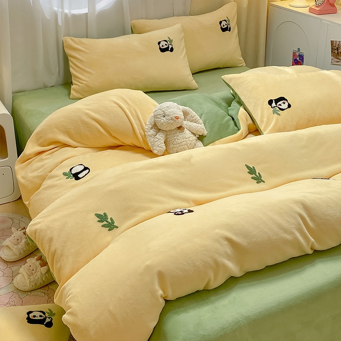 91家纺网 家纺一手货源 找家纺 眠帛家居 2024新款高克重双拼牛奶绒毛巾绣四件套 丫丫