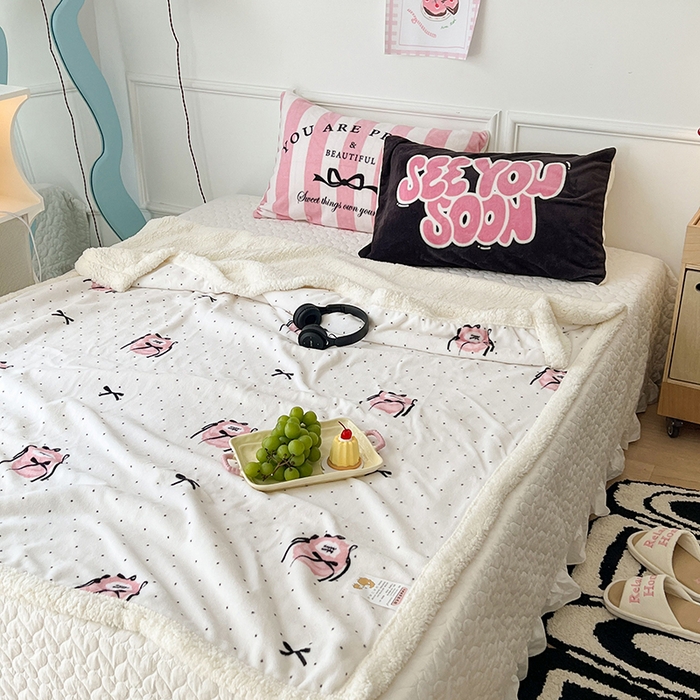 91家纺网 家纺一手货源 找家纺 昔可家纺 2024新款羊羔绒牛奶绒毛毯系列（三）-场景二-ins风系列 芭蕾蛋糕