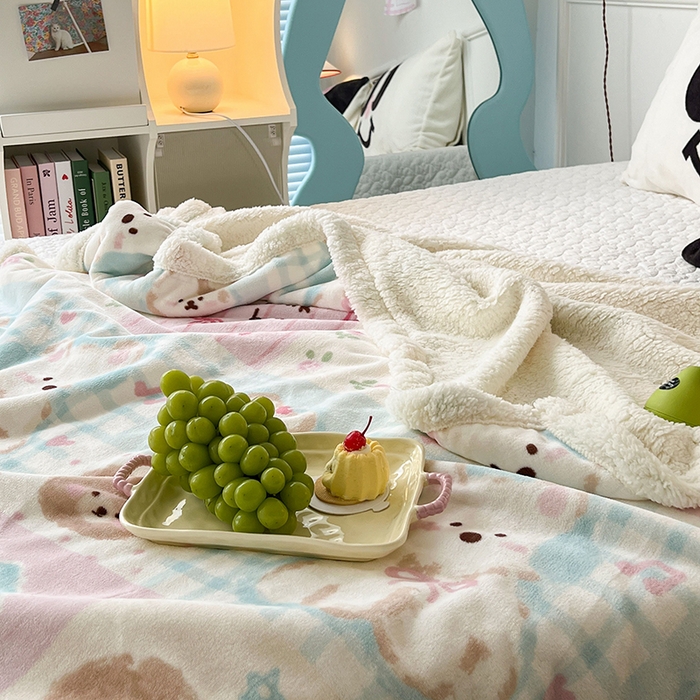 91家纺网 家纺一手货源 找家纺 昔可家纺 2024新款羊羔绒牛奶绒毛毯系列（三）-场景二-卡通系列 油画狗狗