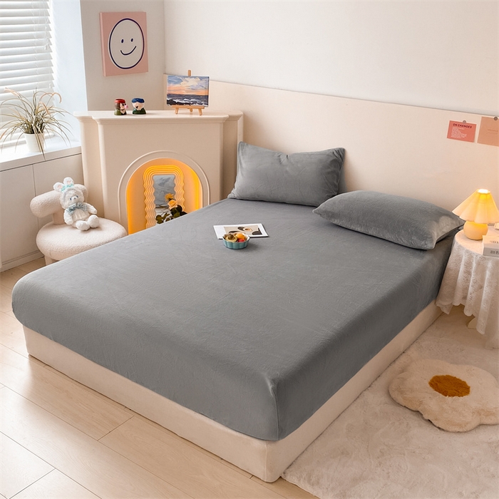 91家纺网 家纺一手货源 找家纺 眠帛家居 2024新款纯色高克重牛奶绒单床笠 浅灰