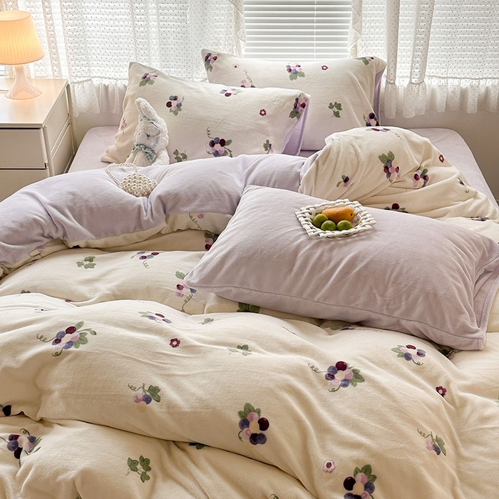 91家纺网 家纺一手货源 找家纺 昔可家纺 2024新款印花牛奶绒四件套系列-2023年热款系列 紫色葡萄