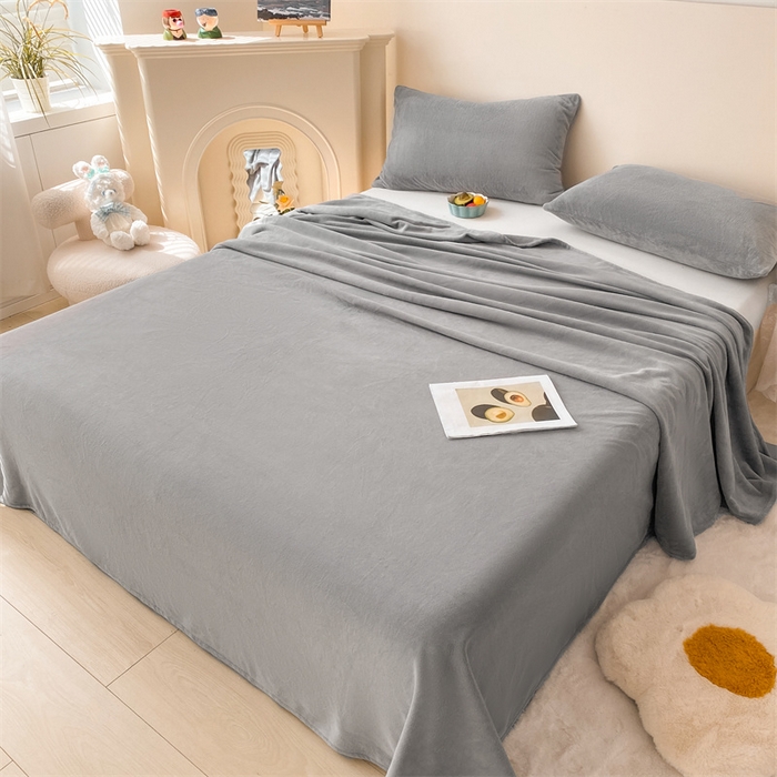 91家纺网 家纺一手货源 找家纺 眠帛家居 2024新款纯色高克重牛奶绒单床单 浅灰
