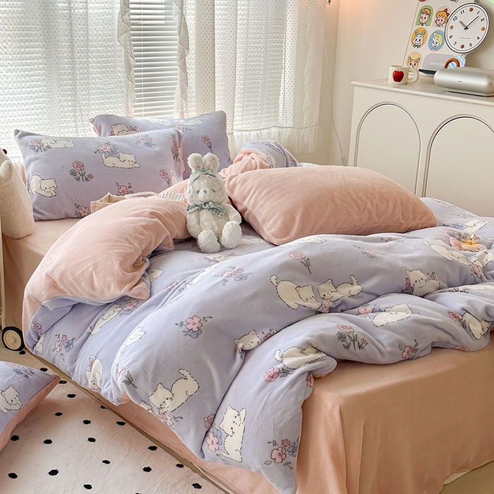 91家纺网 家纺一手货源 找家纺 昔可家纺 2024新款印花牛奶绒四件套系列-2023年热款系列 花花小猫咪