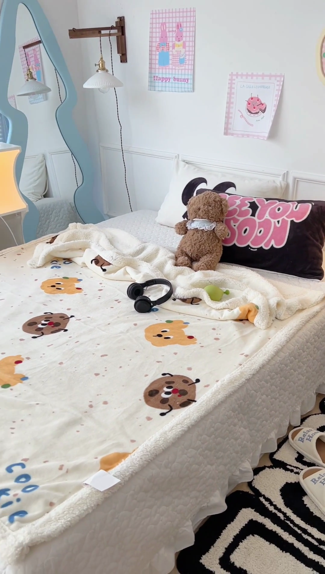 91家纺网 家纺一手货源 找家纺 昔可家纺 2024新款羊羔绒牛奶绒毛毯系列（三）-场景二-卡通系列 小熊曲奇