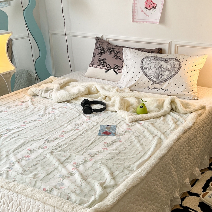 91家纺网 家纺一手货源 找家纺 昔可家纺 2024新款羊羔绒牛奶绒毛毯系列（三）-场景二-复古花卉系列 琉璃花语