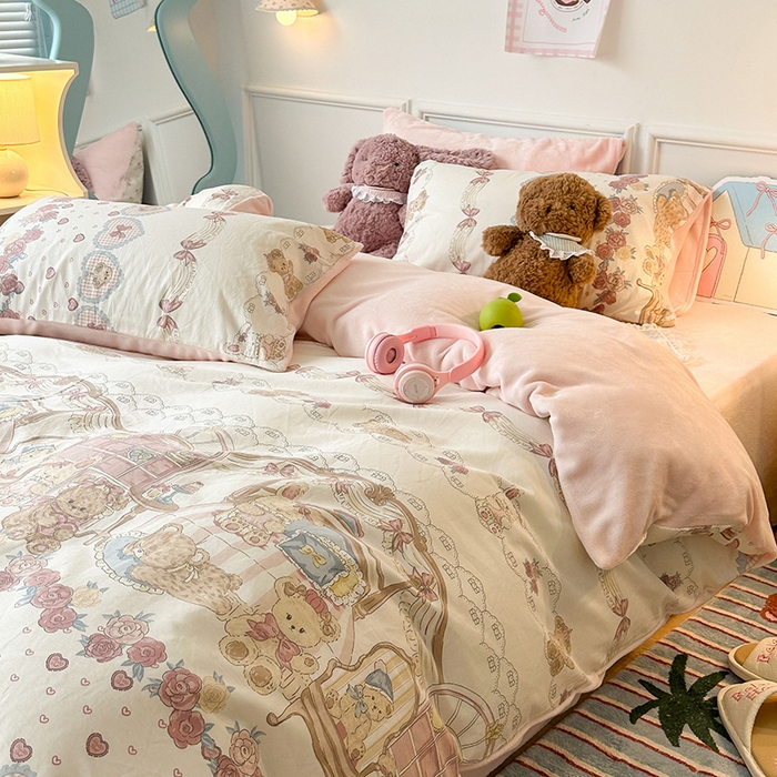 91家纺网 家纺一手货源 找家纺 昔可家纺 2024新款秋冬新款棉加牛奶绒四件套 洛丽塔爱心熊