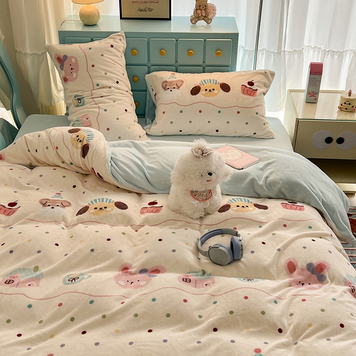 91家纺网 家纺一手货源 找家纺 昔可家纺 2024新款印花牛奶绒四件套系列-卡通系列 萌宠小窝