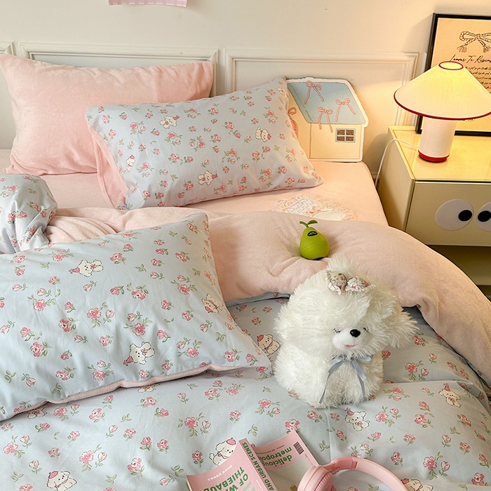 91家纺网 家纺一手货源 找家纺 昔可家纺 2024新款秋冬新款棉加牛奶绒四件套 花花小奶狗