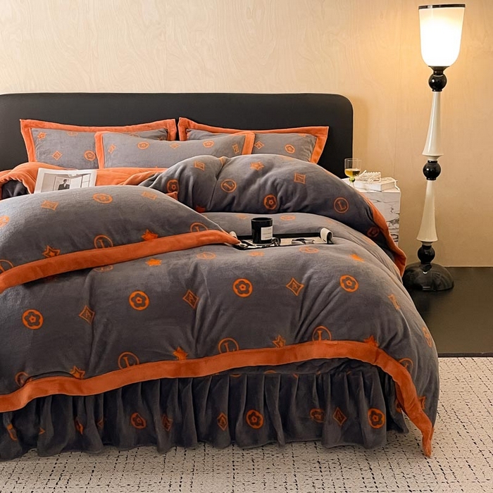 91家纺网 家纺一手货源 找家纺 茉保家纺 2024新款包边款印花牛奶绒床盖四件套 米兰-橘