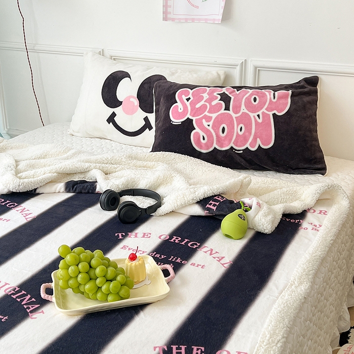 91家纺网 家纺一手货源 找家纺 昔可家纺 2024新款羊羔绒牛奶绒毛毯系列（三）-场景二-少女风系列 甜酷字母