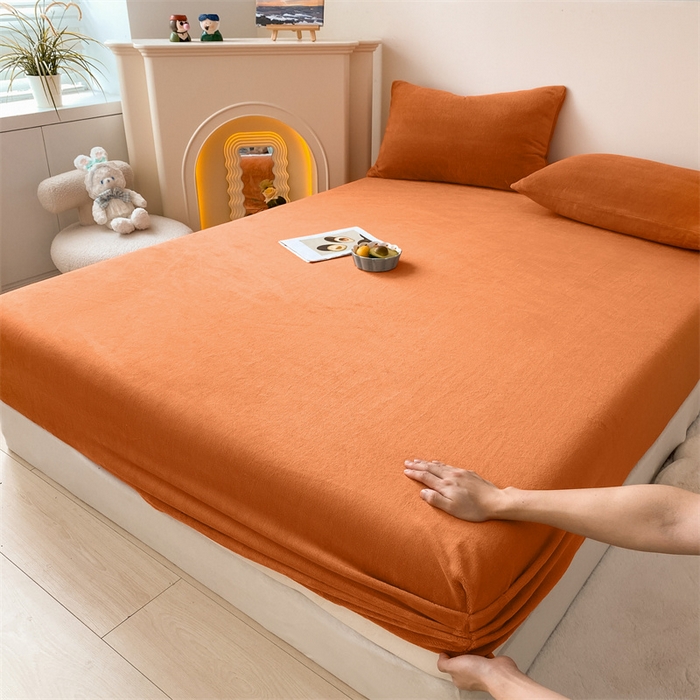 91家纺网 家纺一手货源 找家纺 眠帛家居 2024新款纯色高克重牛奶绒单床笠 焦糖