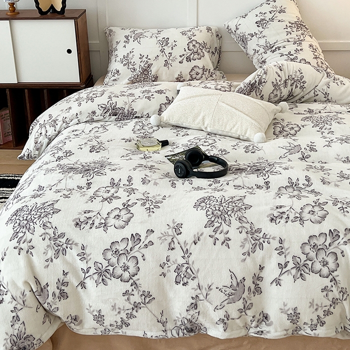 91家纺网 家纺一手货源 找家纺 昔可家纺 2024新款印花牛奶绒四件套系列-复古小清新系列 墨山繁花