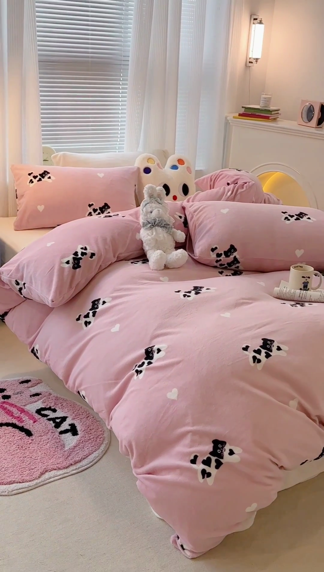 91家纺网 家纺一手货源 找家纺 昔可家纺 2024新款印花牛奶绒四件套系列-2023年热款系列 爱心小黑猫