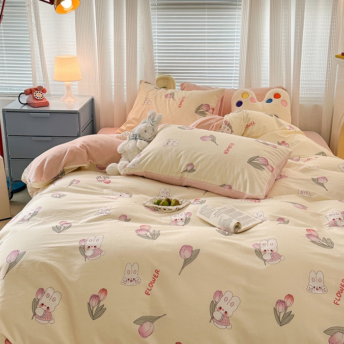 91家纺网 家纺一手货源 找家纺 昔可家纺 2024新款秋冬新款棉加牛奶绒四件套 软萌兔兔郁金