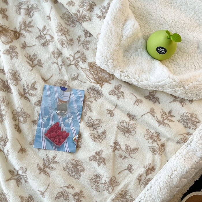 91家纺网 家纺一手货源 找家纺 昔可家纺 2024新款羊羔绒牛奶绒毛毯系列（三）-场景二-复古花卉系列 复古蝴蝶