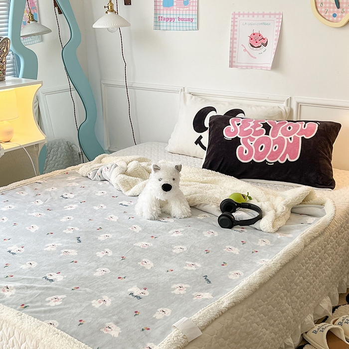 91家纺网 家纺一手货源 找家纺 昔可家纺 2024新款羊羔绒牛奶绒毛毯系列（三）-场景二-卡通系列 蓝底小奶狗