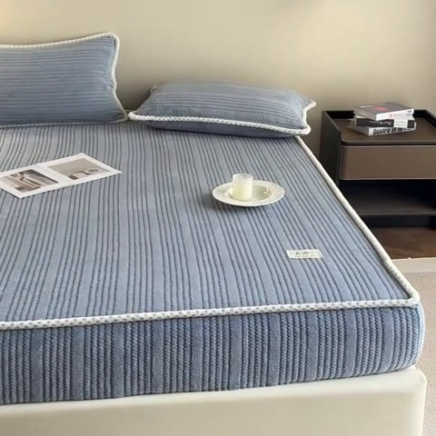 91家纺网 家纺一手货源 找家纺 欧邦 新款提花针织绒牛奶绒铂金系列床笠三件套四件套 针织绒-松蓝