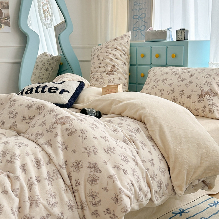 91家纺网 家纺一手货源 找家纺 昔可家纺 2024新款印花牛奶绒四件套系列-复古小清新系列 复古蝴蝶