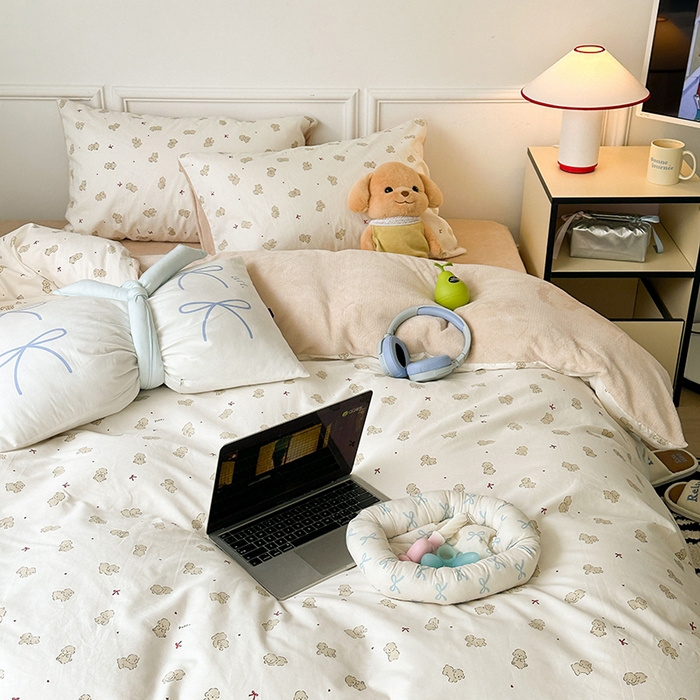 91家纺网 家纺一手货源 找家纺 昔可家纺 2024新款秋冬新款棉加牛奶绒四件套 棕色小比熊