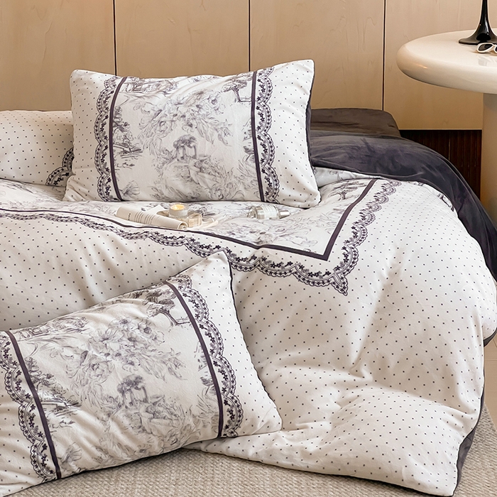 91家纺网 家纺一手货源 找家纺 昔可家纺 2024新款大版数码印花设计师牛奶绒四件套 复古庄园