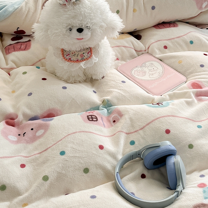 91家纺网 家纺一手货源 找家纺 昔可家纺 2024新款印花牛奶绒四件套系列-卡通系列 萌宠小窝