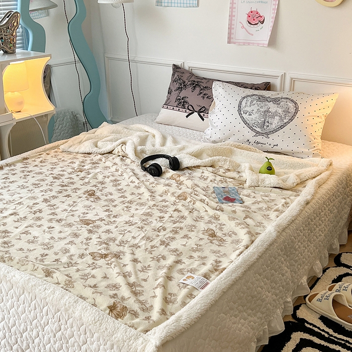 91家纺网 家纺一手货源 找家纺 昔可家纺 2024新款羊羔绒牛奶绒毛毯系列（三）-场景二-复古花卉系列 复古蝴蝶