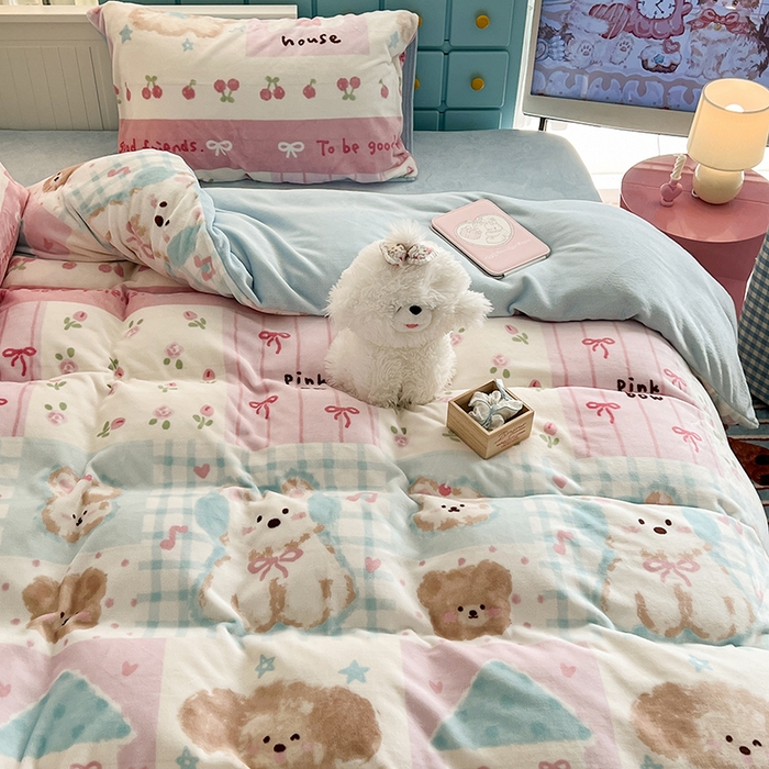 91家纺网 家纺一手货源 找家纺 昔可家纺 2024新款印花牛奶绒四件套系列-卡通系列 油画狗狗