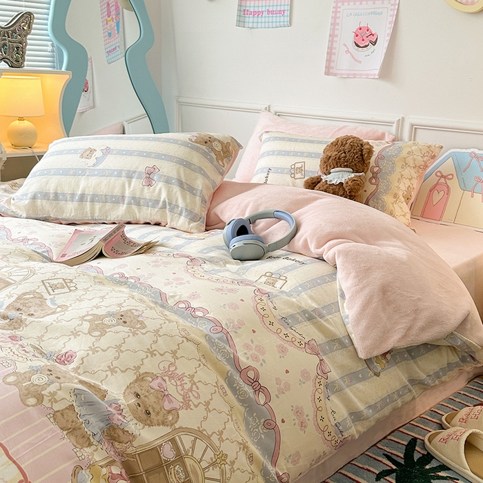 91家纺网 家纺一手货源 找家纺 昔可家纺 2024新款秋冬新款棉加牛奶绒四件套 美味蛋糕熊