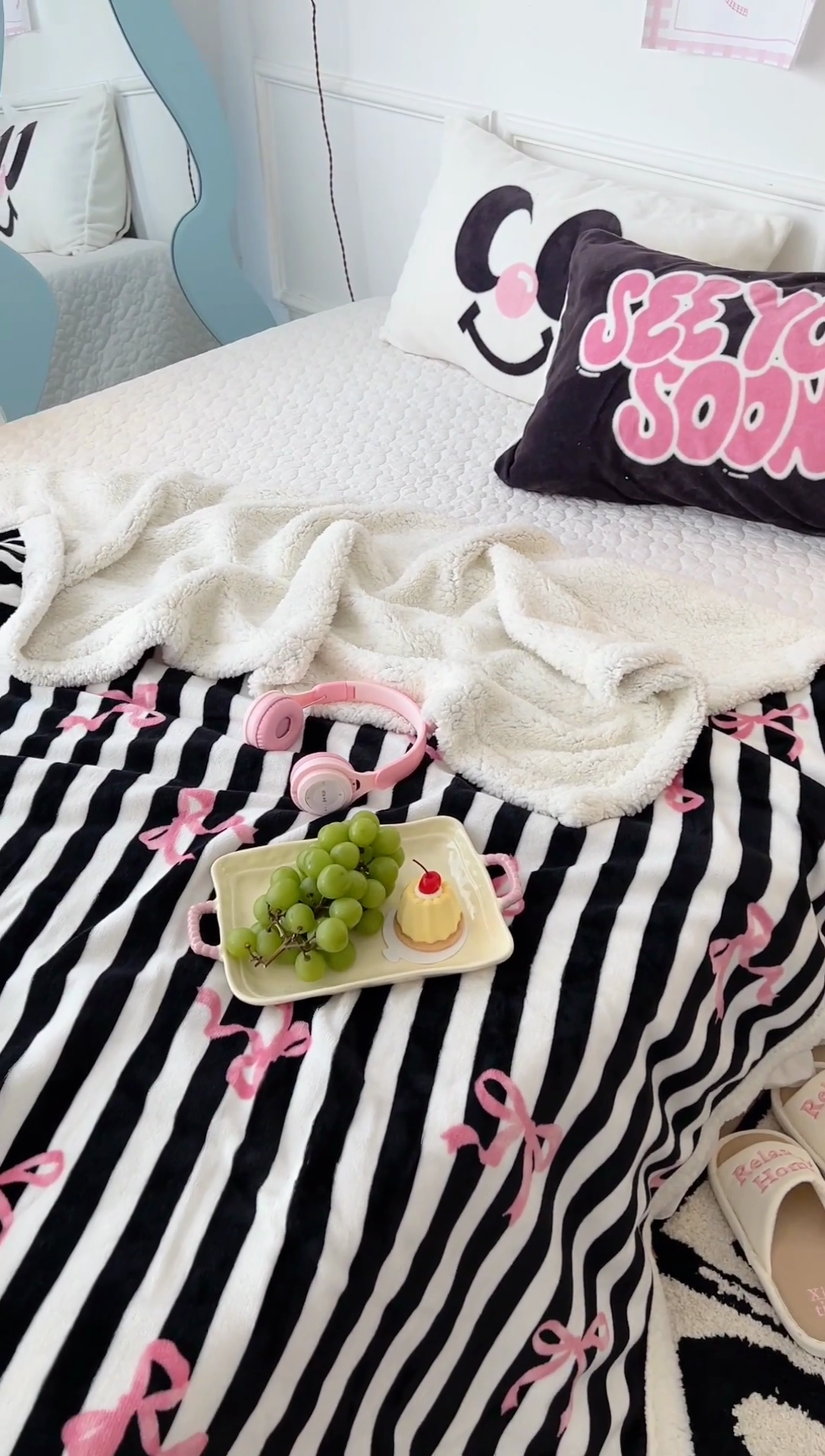 91家纺网 家纺一手货源 找家纺 昔可家纺 2024新款羊羔绒牛奶绒毛毯系列（三）-场景二-少女风系列 黑粉芭蕾蝴蝶结