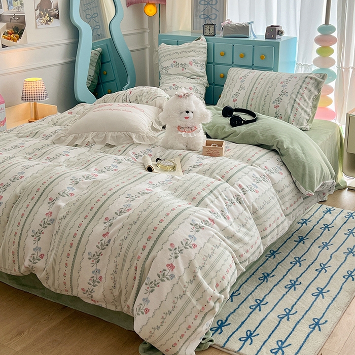 91家纺网 家纺一手货源 找家纺 昔可家纺 2024新款印花牛奶绒四件套系列-复古小清新系列 琉璃花语 绿