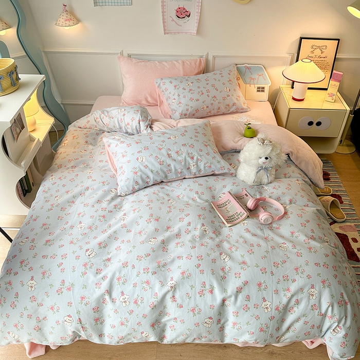 91家纺网 家纺一手货源 找家纺 昔可家纺 2024新款秋冬新款棉加牛奶绒四件套 花花小奶狗